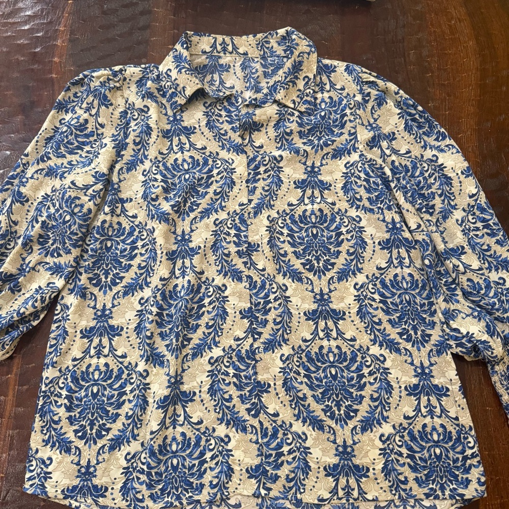 Collared Blue and Cream Patterned Blouse Size Large
